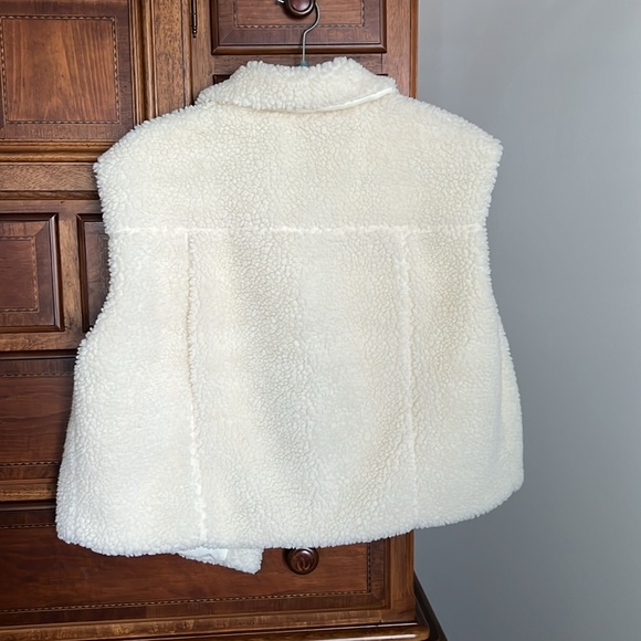 Storets Cleo Borg Teddy Vest - Picture 6 of 7